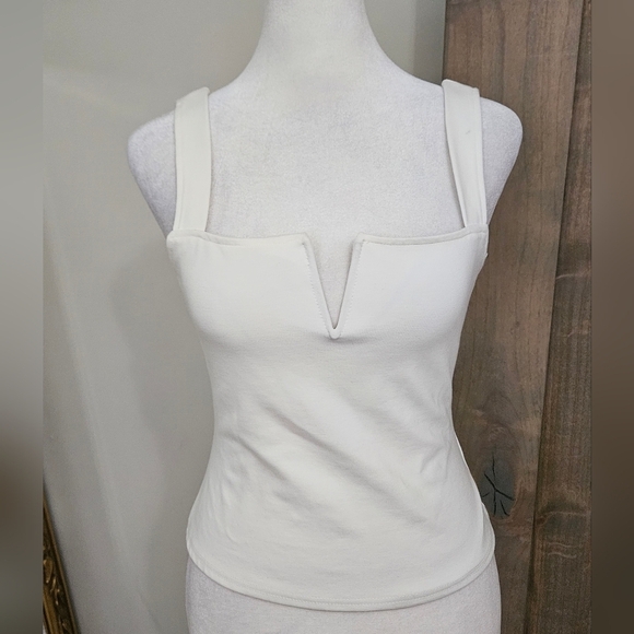 CLOUD Ten White Notched Cropped Bustier Tank Top. Size Small - Picture 7 of 16